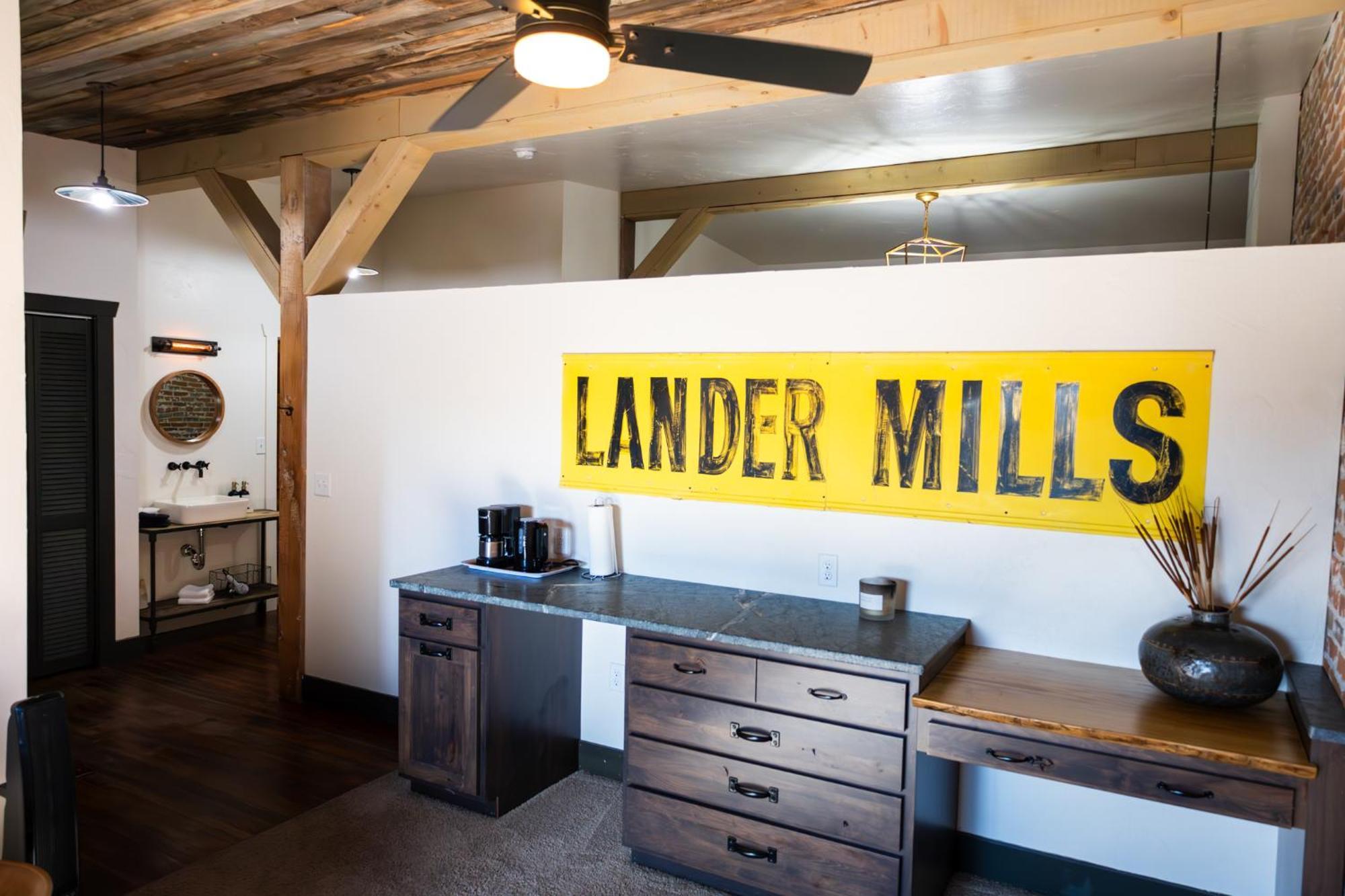 Hotel Lander Millhouse Extérieur photo