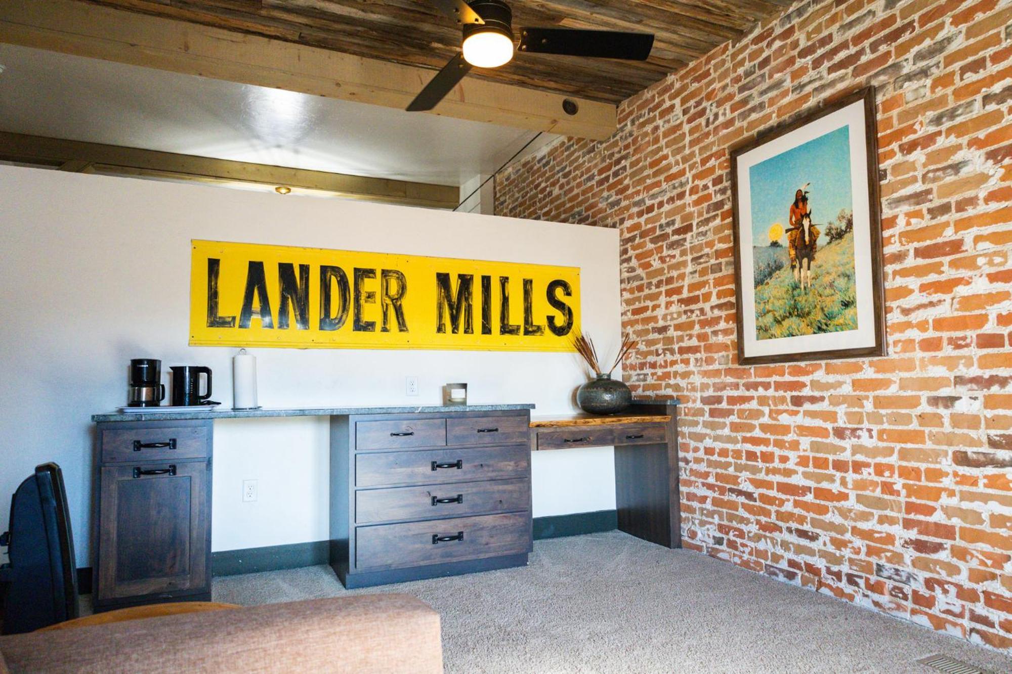 Hotel Lander Millhouse Extérieur photo