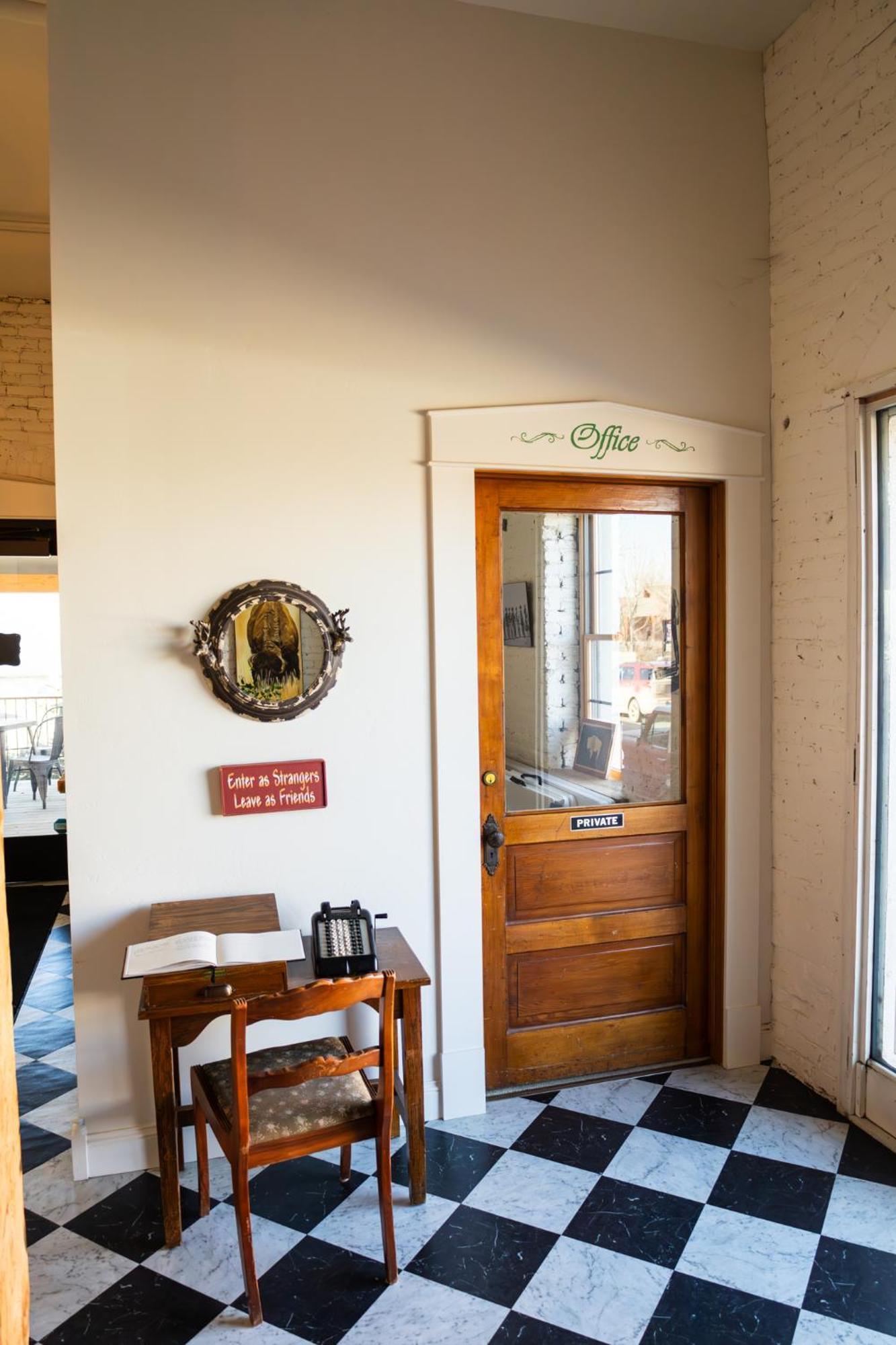 Hotel Lander Millhouse Extérieur photo